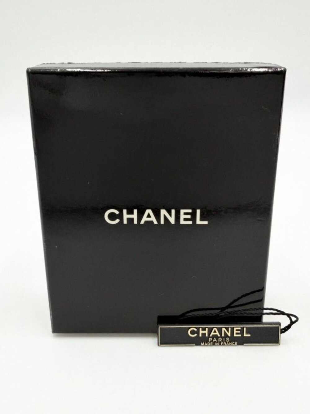 Chanel Earrings Swing Logo Gold Plated - Picture 10 of 10